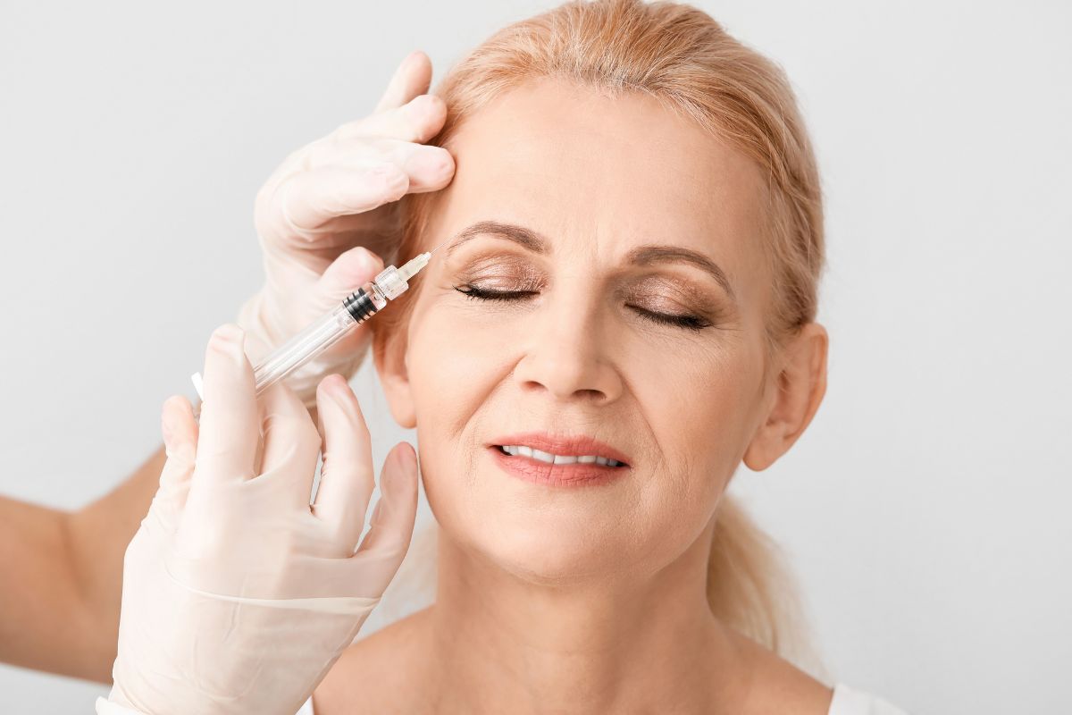 Anti-aging and skin tightening treatments at aesthetic clinic