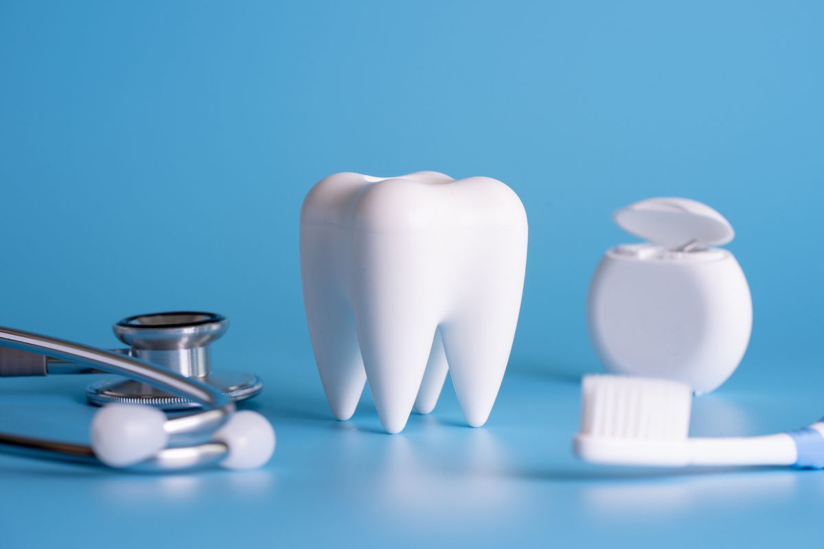 Dental tools with tooth model for oral care treatment