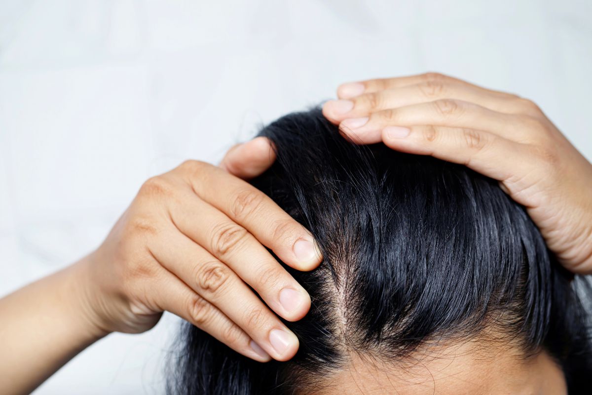 Hair restoration and hair loss treatments at aesthetic clinic